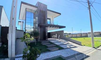Casa Sobrado 285m² 3 Dormitórios sendo 1 Suíte Condomínio Malibu – Caçapava