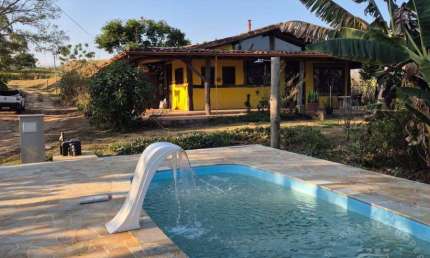 Casa Rústica em chácara para venda ou locação em Vargem Grande - SJC