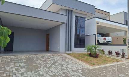 Casa com 3 Quartos sendo 1 Suite,130m² no Condomínio Malibu - Caçapava - SP