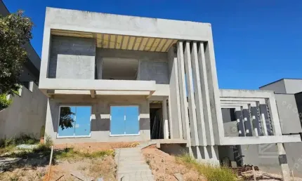 Casa em Condomínio 4 Suítes, 500m², 2 Closets, 1 Banheira - Urbanova SJC