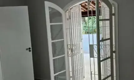 Casa à Venda 3 Quartos, 1 Suíte, Closet, Varanda, 199m² no Jd. Satélite SJC