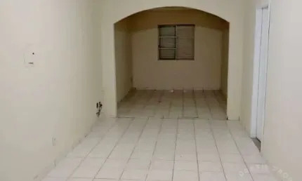 Casa Comercial à Venda, 2 Quartos, 95m², sala ampla, 2 vagas - Av. Bacabal
