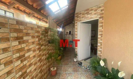 Casa com 3 dormitórios sendo 01 suíte à venda, 180 m² por R$ 255.000 - Jacarepaguá - Rio de Janeiro/RJ