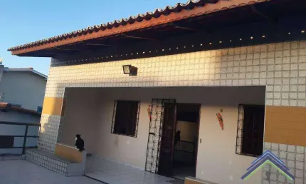 Casa com 4 dormitórios à venda, 200 m² por R$ 850.000,00 - Passaré - Fortaleza/CE