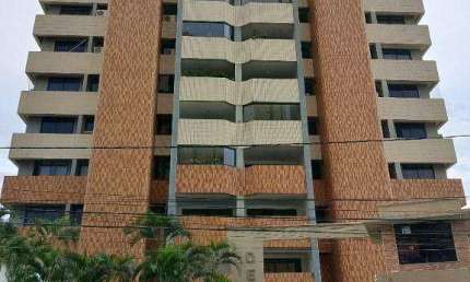 Apartamento com 3 dormitórios à venda, 146 m² por R$ 780.000 - Guararapes - Fortaleza/CE