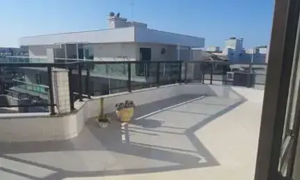 Cobertura à venda, no Condomínio,  em Cabo Frio, Braga, com 3 quartos, 175m²