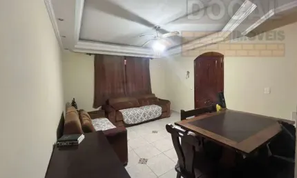 Casa à venda em Taboão da Serra-SP, Parque Monte Alegre: 3 quartos, 1 suíte, 2 salas, 2 banheiros, 2 vagas, 150m². Confira já!