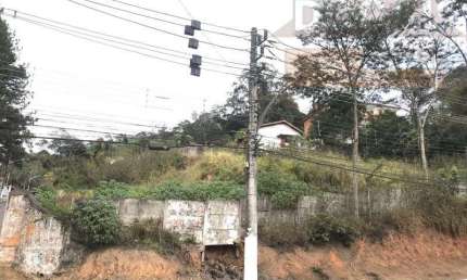 Terreno Comercial de 1.955m² à Venda em Embu das Artes-SP, Bairro Chácaras Ana Lúcia. Confira!