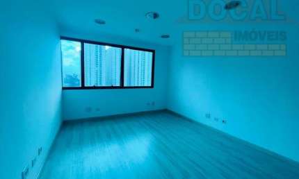 Sala Comercial para Locação em Condomínio de Excelência no Jardim Maria Rosa, Taboão da Serra-SP - 24m², 1 Sala, 1 Banheiro!
