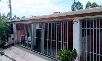 Casa com 3 quartos à venda na Rua Vera Aparecida Pelisson Bredariol, Loteamento Parque da Colina II, Itatiba, 198 m2 por R$ 370.000