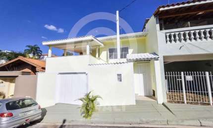 Casa com 4 quartos à venda na Travessa Ana Piffer Sanfins, Vila Cruzeiro, Itatiba, 168 m2 por R$ 600.000