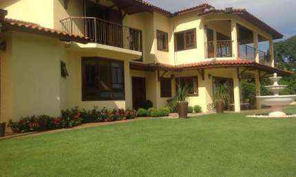 Casa em condomínio fechado com 5 quartos para alugar na Avenida Fioravante Piovani, Morada das Fontes, Itatiba, 413 m2 por R$ 13.500