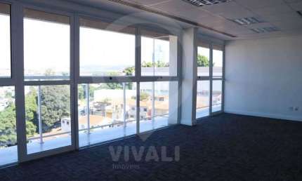 Sala comercial com 4 salas para alugar na Avenida Barão de Itapema, Centro, Itatiba, 155 m2 por R$ 8.500