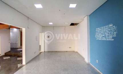 Sala comercial com 4 salas para alugar na Rua Francisco Glicério, Centro, Itatiba, 150 m2 por R$ 3.500
