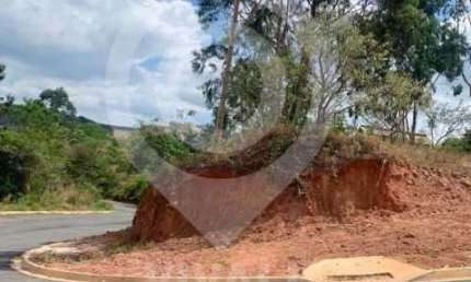Terreno em condomínio fechado à venda na Rua Ary Rosetto, Loteamento Jardim das Paineiras, Itatiba, 756 m2 por R$ 300.000