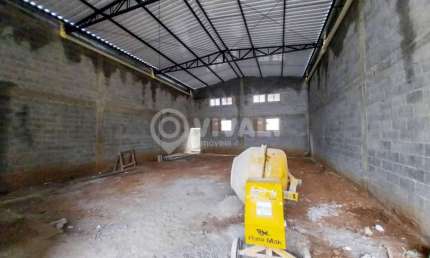Barracão / Galpão / Depósito para alugar na Rua Odilon Gilli, Loteamento Parque Empresarial Adelelmo Corradini, Itatiba, 210 m2 por R$ 5.000