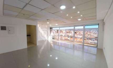 Sala comercial com 1 sala para alugar na Rua Crescêncio da Silveira Pupo, Vila Cassaro, Itatiba, 58 m2 por R$ 1.800