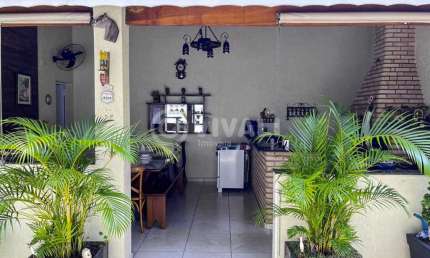 Casa com 2 quartos à venda na Rua Goiânia, Vila M Genoveva, Jundiaí, 205 m2 por R$ 850.000
