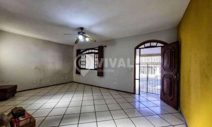 Casa com 3 quartos à venda na Rua Francisco Vargas, Loteamento Rei de Ouro, Itatiba, 125 m2 por R$ 430.000