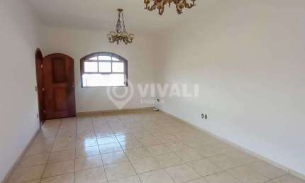 Casa com 3 quartos para alugar na Rua Brasil, Vila Brasileira, Itatiba, 275 m2 por R$ 4.000
