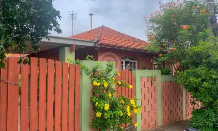Casa com 3 quartos à venda na Travessa Primeiro de Novembro, Vila Cruzeiro, Itatiba, 165 m2 por R$ 480.000