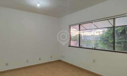 Sala comercial para alugar na Avenida Maria Thereza da Costa Naufal, Parque das Laranjeiras, Itatiba, 16 m2 por R$ 1.200