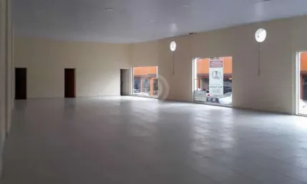 Ponto comercial para alugar na Rua Luiz Scavone, Jardim de Lucca, Itatiba, 300 m2 por R$ 10.500