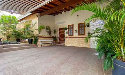 Casa com 3 quartos à venda na Rua Lázaro Arruda, Recanto do Parque, Itatiba, 181 m2 por R$ 870.000