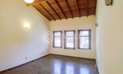 Casa com 3 quartos à venda na Rua Francisco Marin, Vila Mutton, Itatiba, 222 m2 por R$ 750.000