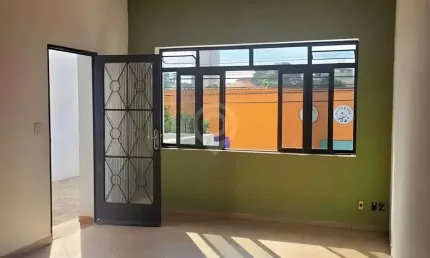 Casa com 3 quartos à venda na Rua Campos Salles, Centro, Itatiba, 151 m2 por R$ 640.000