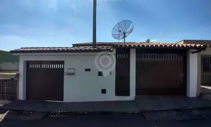 Casa com 3 quartos à venda na Rua Doutor José Pedro Consenza, Vila Cruzeiro, Itatiba, 100 m2 por R$ 600.000