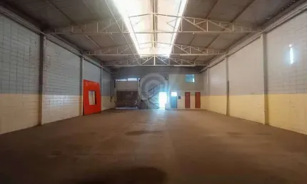 Barracão / Galpão / Depósito com 3 salas para alugar na Rua Olympia da Silveira Franco, Jardim Arizona, Itatiba, 440 m2 por R$ 9.000