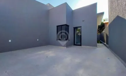 Casa com 3 quartos para alugar na Rua Sylvio Garbelline, Loteamento Quinta da Boa Vista, Itatiba, 100 m2 por R$ 3.200