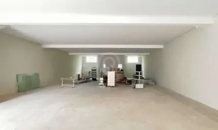 Barracão / Galpão / Depósito para alugar na Avenida Antônio Nardi, Parque Industrial San Francisco, Itatiba, 230 m2 por R$ 8.000