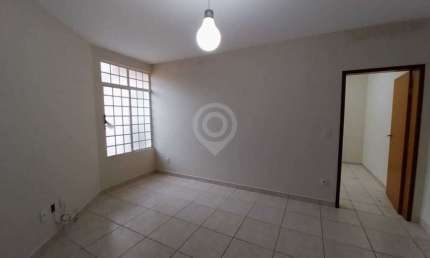 Casa com 3 quartos para alugar na Avenida Roberto Delphino, Loteamento Aída Haddad Jafet, Itatiba, 100 m2 por R$ 2.500