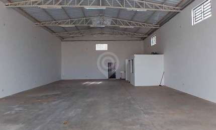 Barracão / Galpão / Depósito com 1 sala para alugar na Rua José Luiz Leone, Portal Giardino, Itatiba, 247 m2 por R$ 5.000