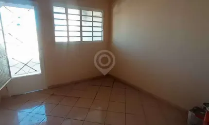 Casa com 3 quartos para alugar na Rua Damásio Pires da Silveira, Bairro do Engenho, Itatiba por R$ 2.500
