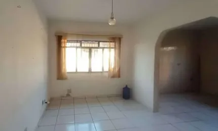 Casa com 3 quartos para alugar na Rua Maria de Lourdes Pantano Scavone, Jardim Santo Antônio, Itatiba por R$ 5.500