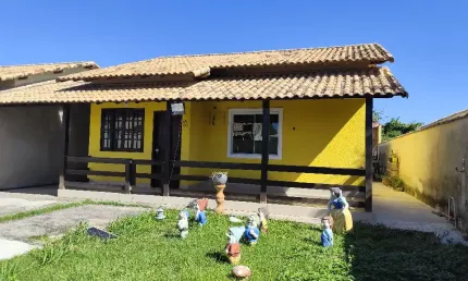 Casa com 02 quartos, em terreno de 480m2 com Área Gourmet perto do CEPT