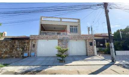 Casa triplex, 346m², 4 suítes, nascente, Cidade dos Funcionários