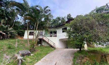 Casa com 4 quartos para alugar no Azambuja, Brusque 