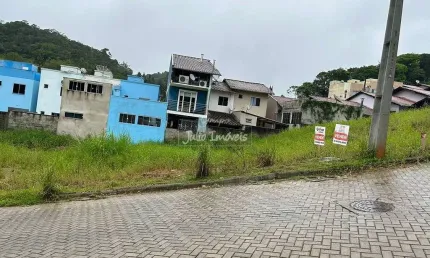 Terreno à venda no Primeiro de Maio, Brusque 