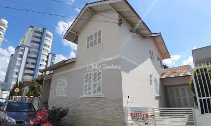 Casa com 4 quartos para alugar no Centro I, Brusque 