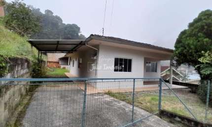 Casa com 3 quartos para alugar no Azambuja, Brusque 