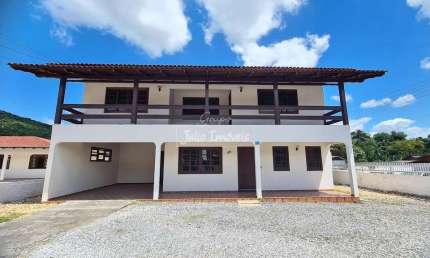 Casa com 5 quartos para alugar no Dom Joaquim, Brusque 
