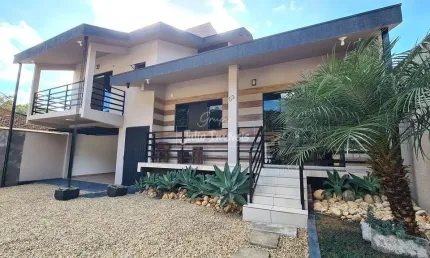 Casa com 4 quartos para alugar no Águas Claras, Brusque 
