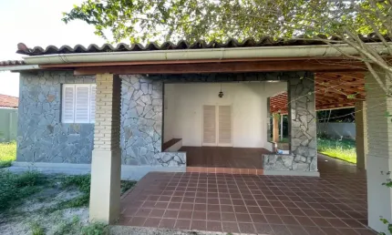 Casa com 700m² de Terreno a 200m da Praia – Barra de Jacuípe, BA