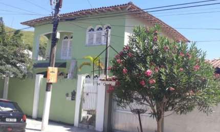 CASA À VENDA A 300 METROS DO MAR! -  5 dormitórios - Bairro Porto Grande - São Sebastião, SP