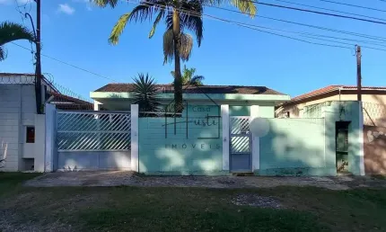 Casa térrea à venda, 500m2 com suíte, no Condomínio Chácara Canta Galo, Cotia, SP