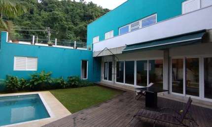 Casa para LOCAÇÃO  - TOTALMENTE MOBILIADA - 4 dorm. sendo 2 suítes - ACESSO AO GRAMADO - Guaecá, Sã